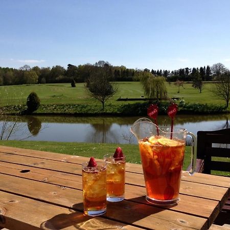 Mannings Heath Hotel Horsham Esterno foto