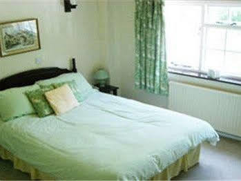 Mannings Heath Hotel Horsham Esterno foto